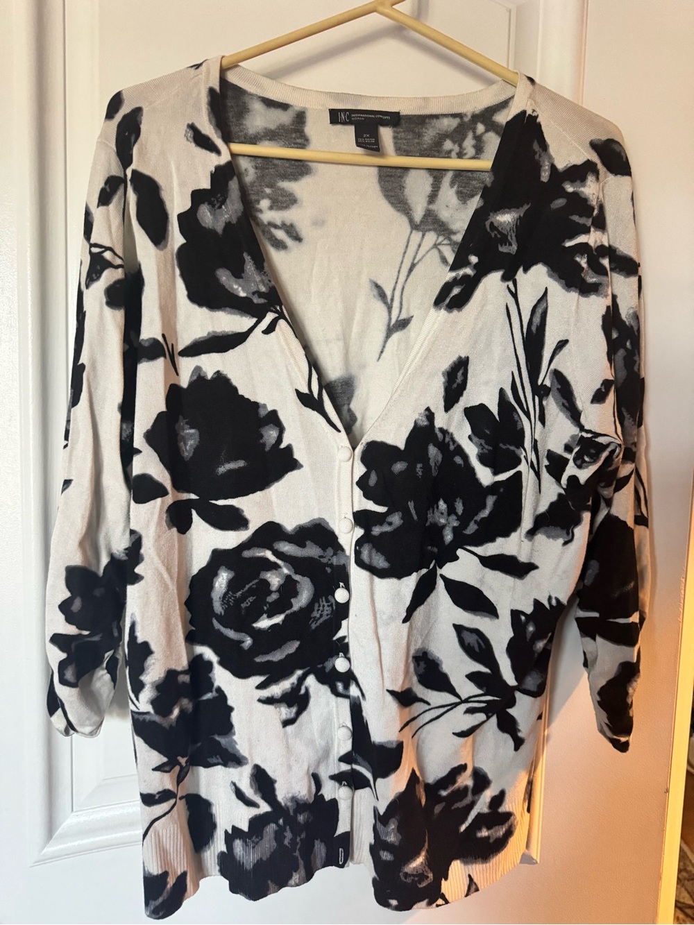 INC International Concepts Black and White Floral V-Neck Button Cardigan size 2X